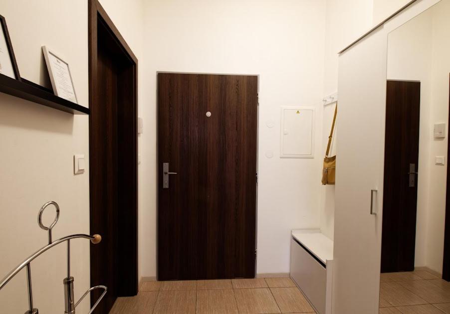 Cosy Studio, 15Min To Old Centre, Self-Check In, Free Wifi, Welcome Drink! 布拉格 外观 照片